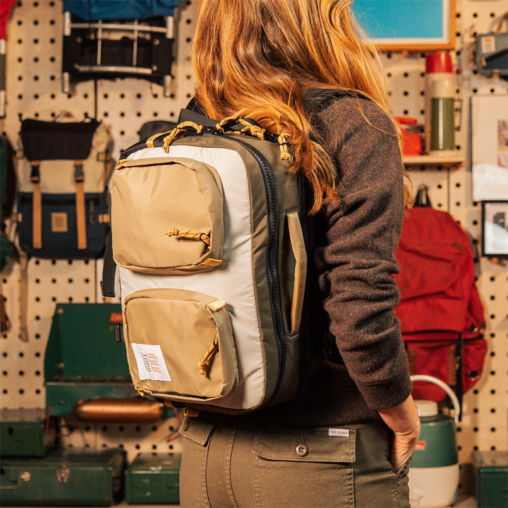 General shot of Global Briefcase being carried in backpack configuration